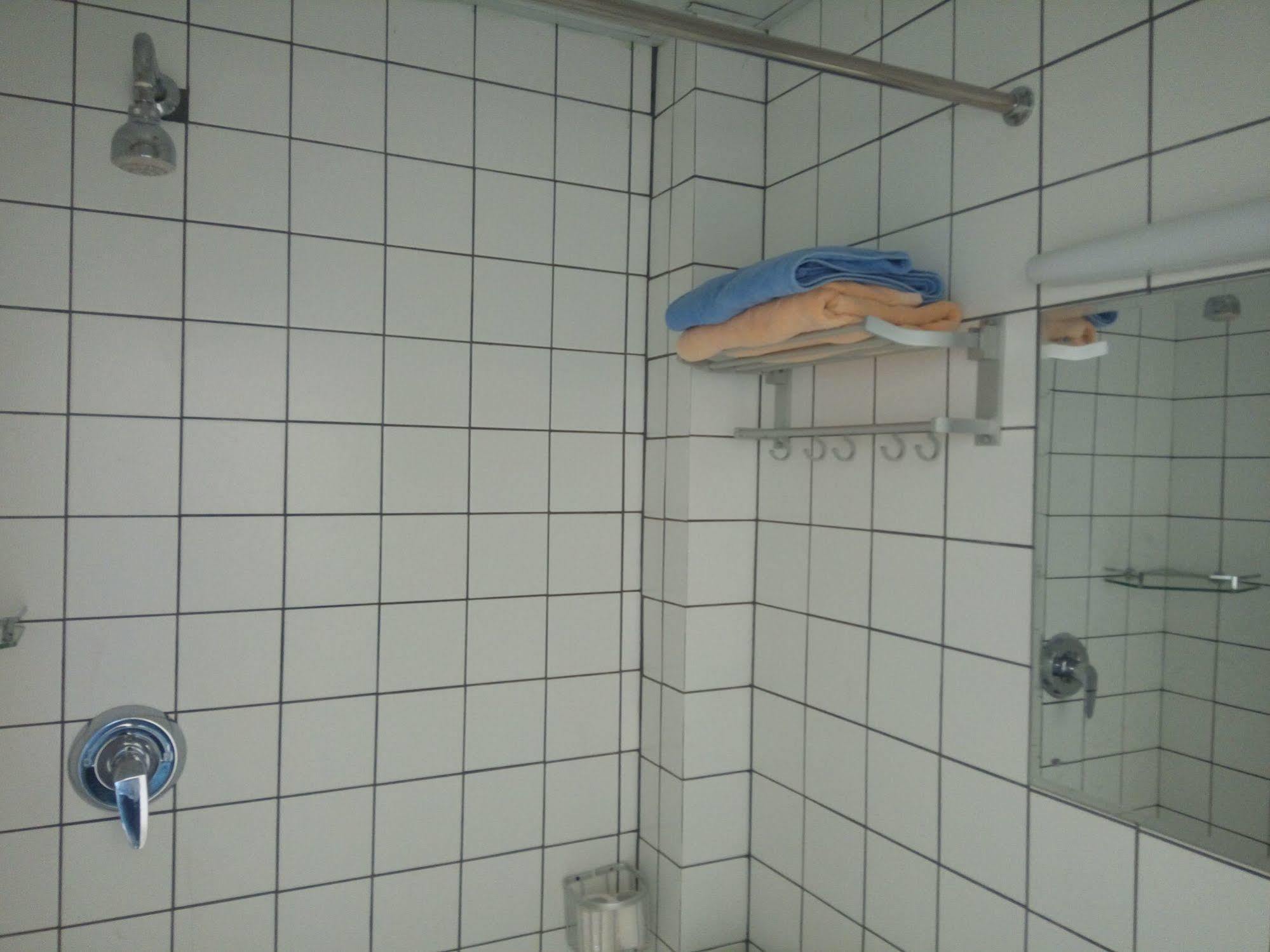 Right Here Hotel Dunhuang Bagian luar foto