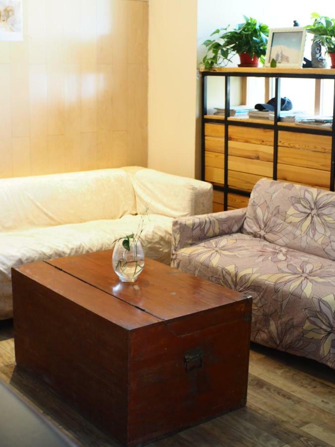 Right Here Hotel Dunhuang Bagian luar foto
