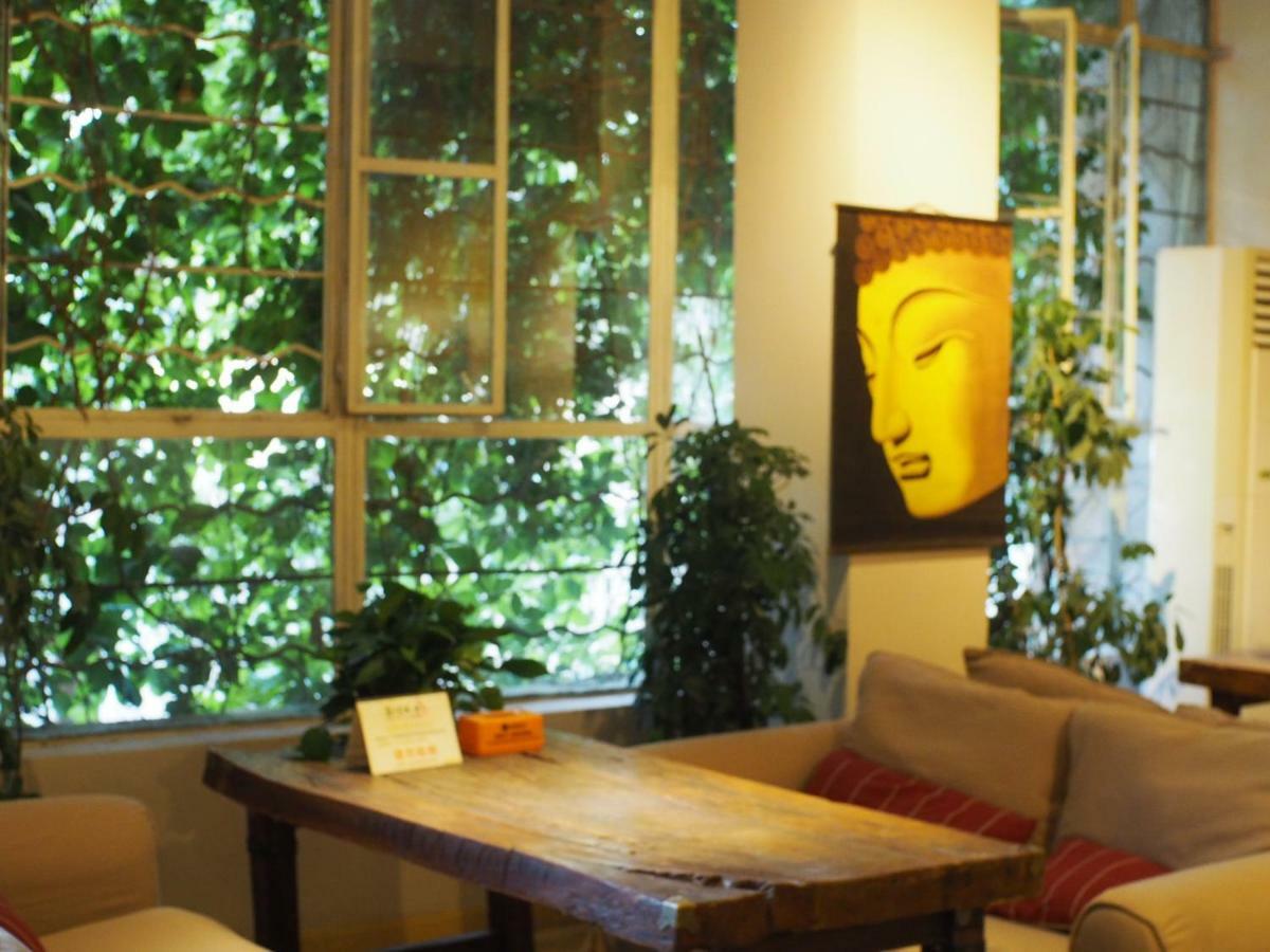 Right Here Hotel Dunhuang Bagian luar foto