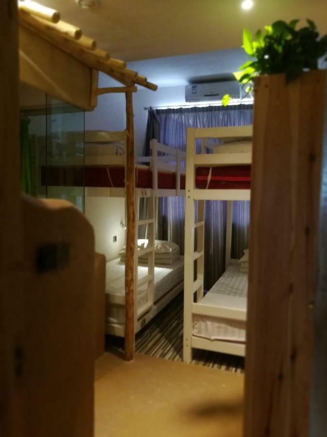 Right Here Hotel Dunhuang Bagian luar foto